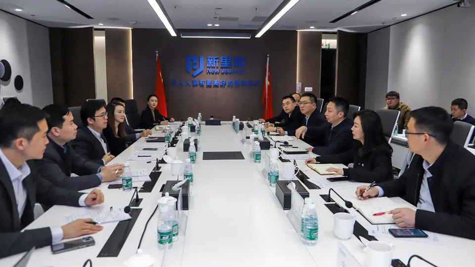 崇州市人民政府市长饶程一行到访bv1946伟德官网健康集团总部